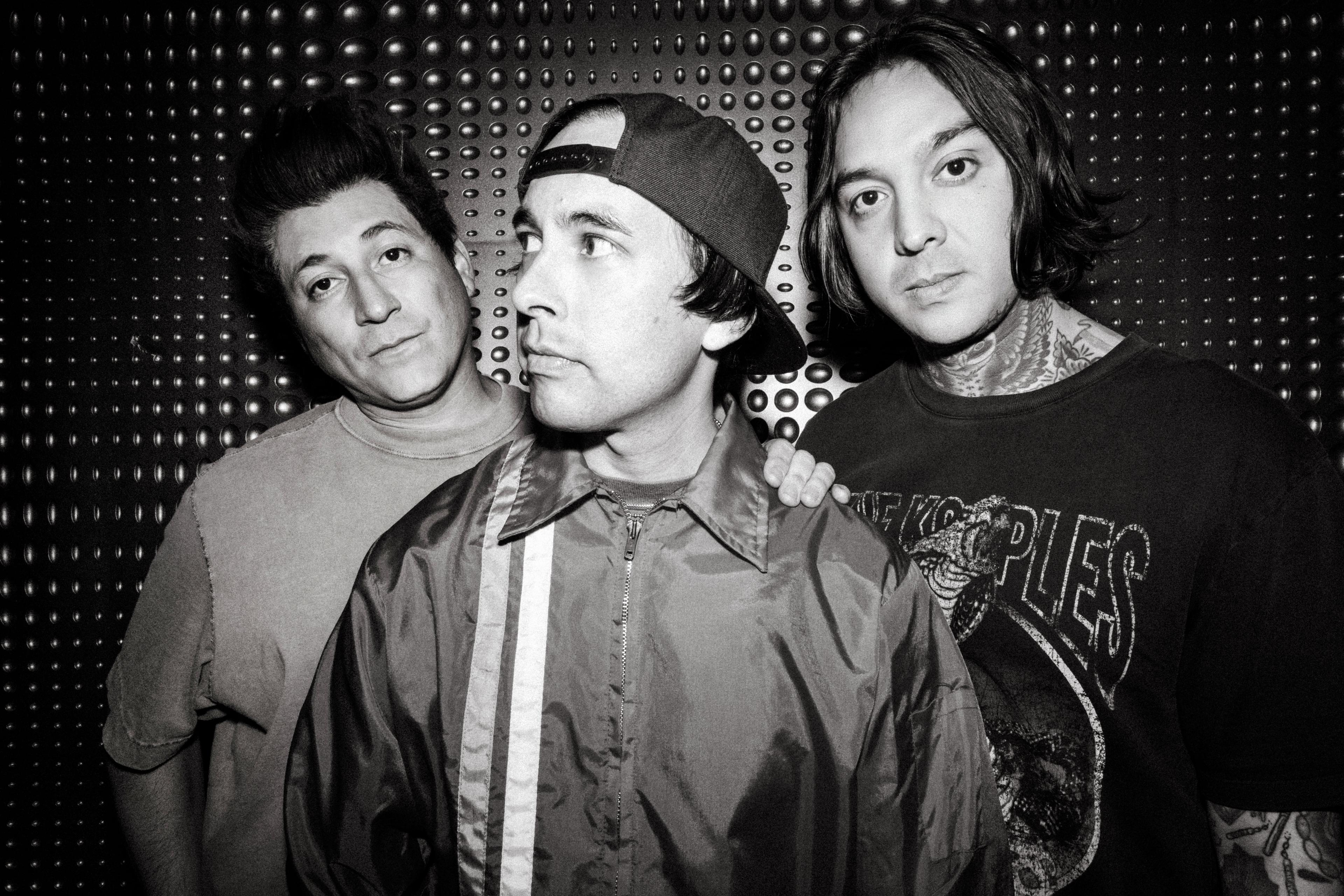 Pierce The Veil - I Can't Hear You World Tour